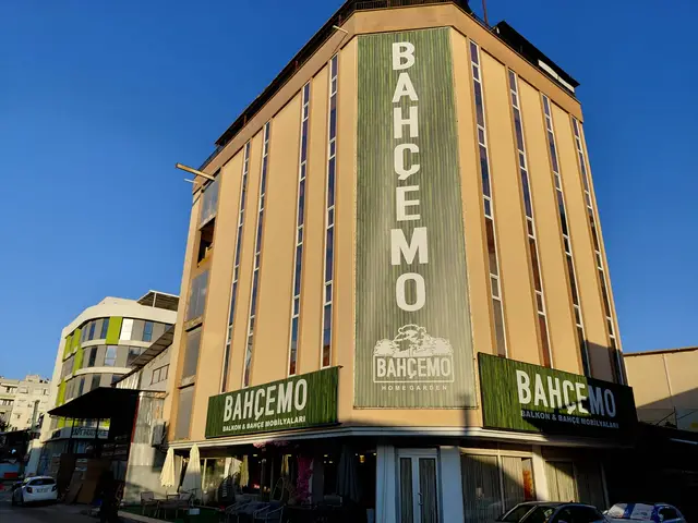 Antalya Bahçe showroom dış cephe görünümü