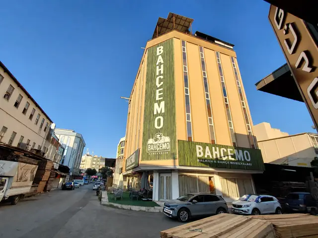 Antalya Bahçe showroom binası